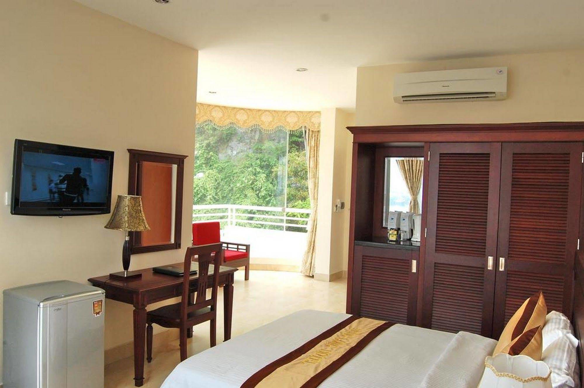 Hung Long Harbour Hotel Cat Ba Dong Khe Sau Dış mekan fotoğraf